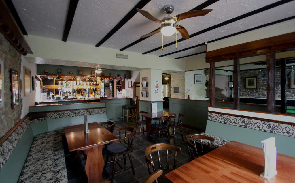 Emlyn Arms Bed & Breakfast Llanarthney Exterior photo