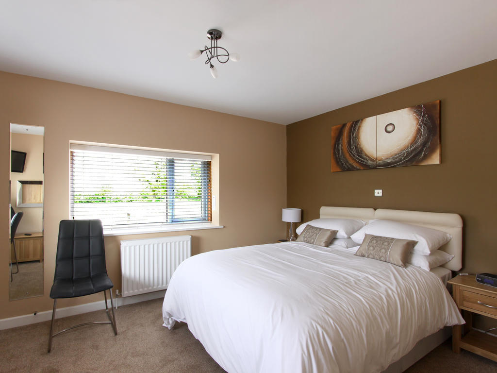 Emlyn Arms Bed & Breakfast Llanarthney Exterior photo